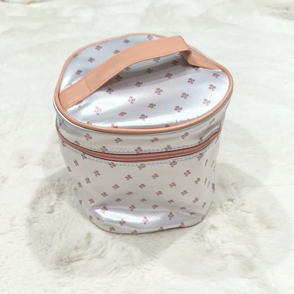 NEW Round Cosmetic Case Floral